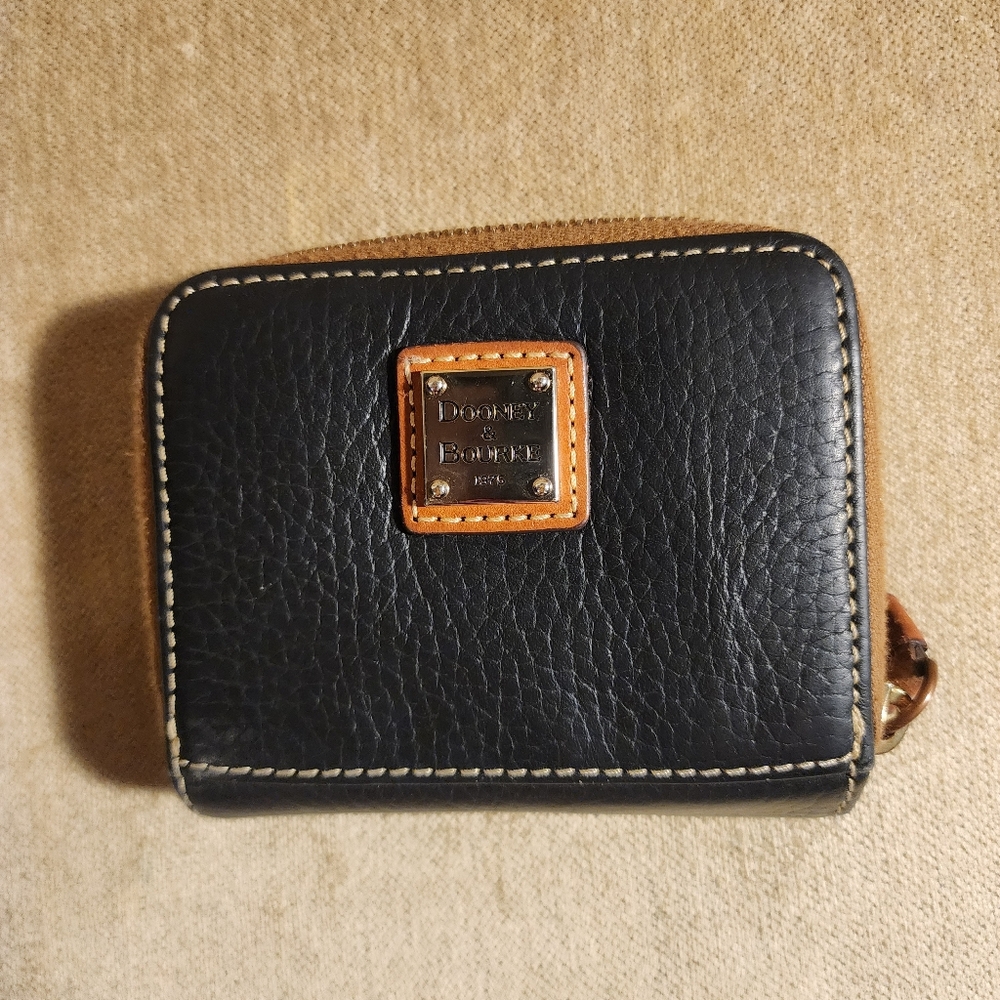 Dooney & Bourke wallet